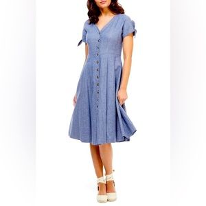 Gal Meets Glam Lenna Dress in Chambray, size 6